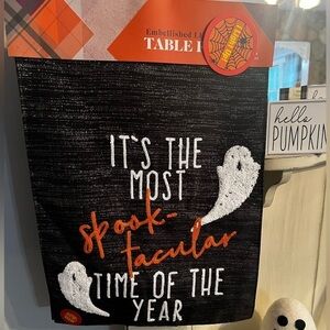Nwt- 🎃👻Halloween Spooky Table Runner Lights Up!
